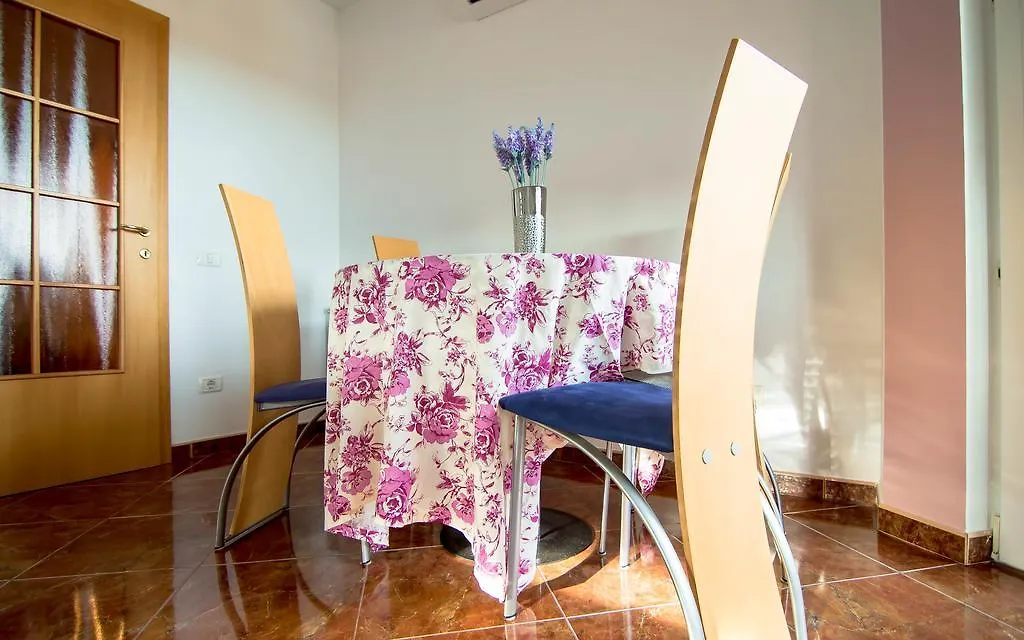 Kira Apartment Pula