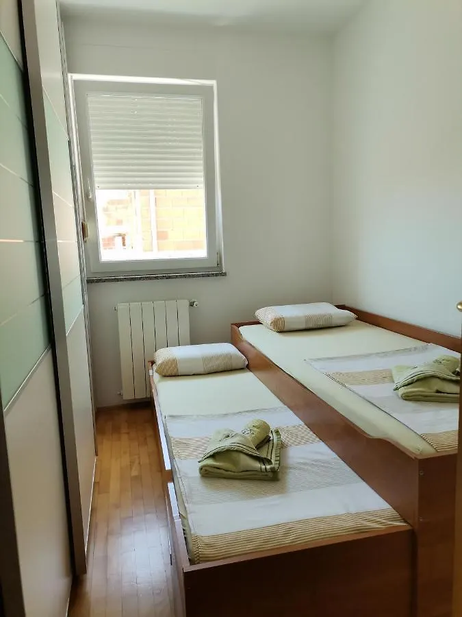Kira Apartment Pula 0*,  Croatia