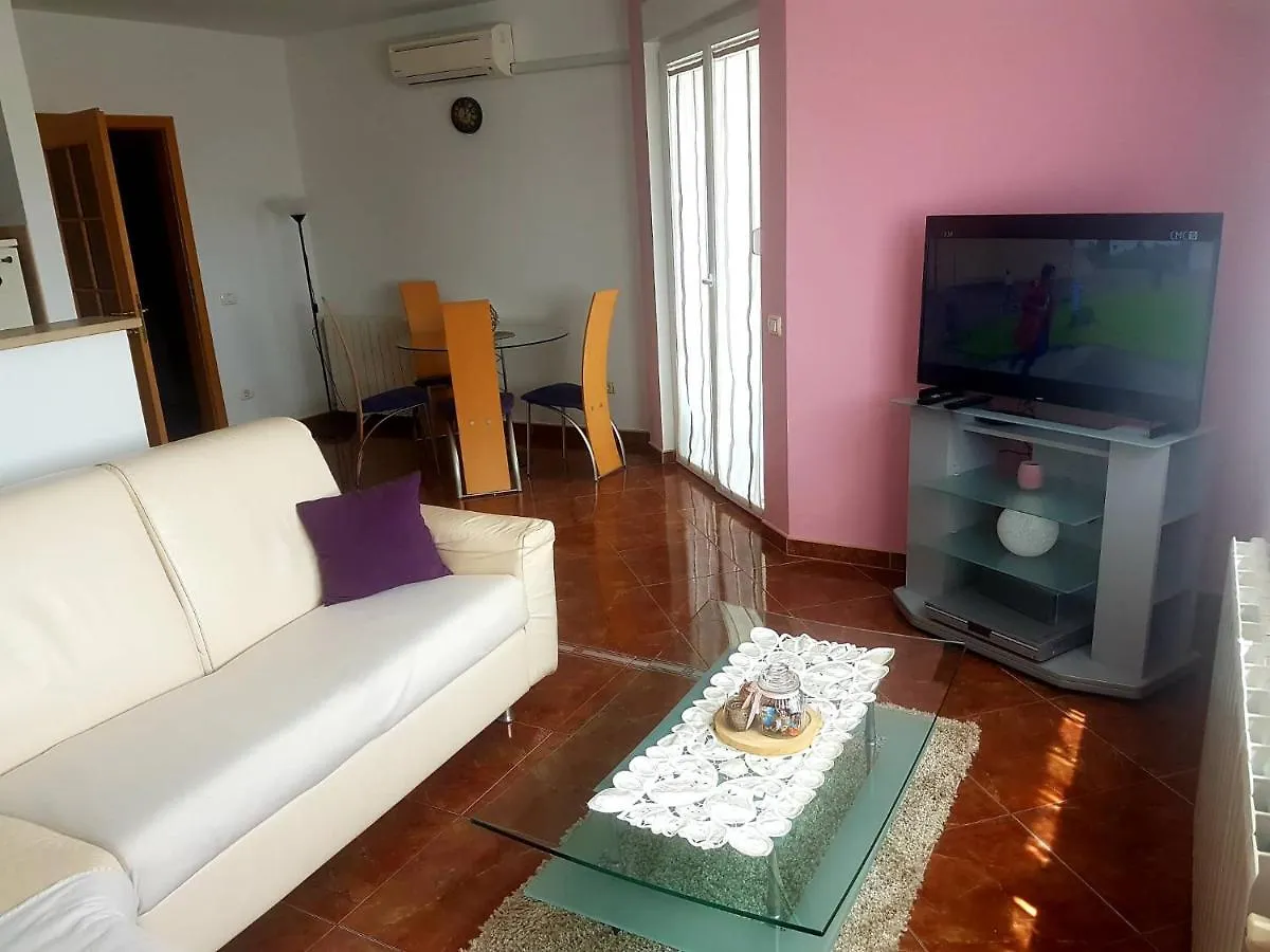 Kira Apartment Pula